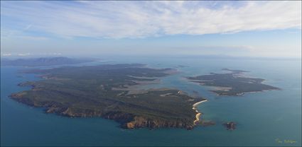 Townsend Island and Leicester Island  - Byfield National Park - QLD T (PBH4 00 18648)